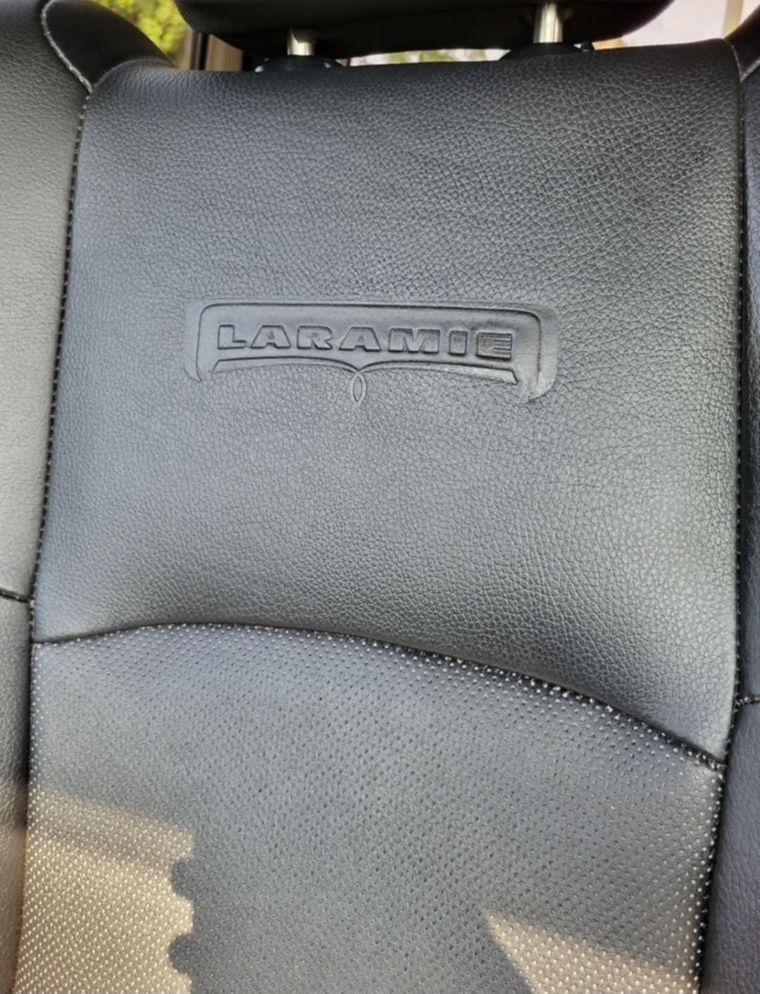 Interior front seats