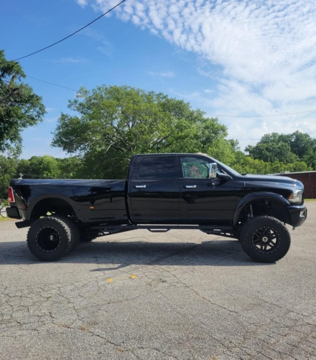 Front three-quarter view